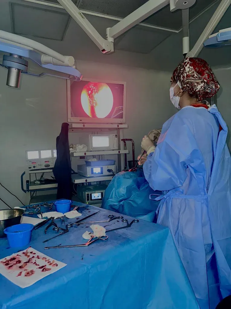 Chirurgie endoscopique ORL avec colonne vidéo — Dr Ahlam Bellaouchi, ORL à Oulfa, Casablanca